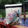 Bolsa crossbody tingida com fio artesanal estilo Bohemia usada para mulheres